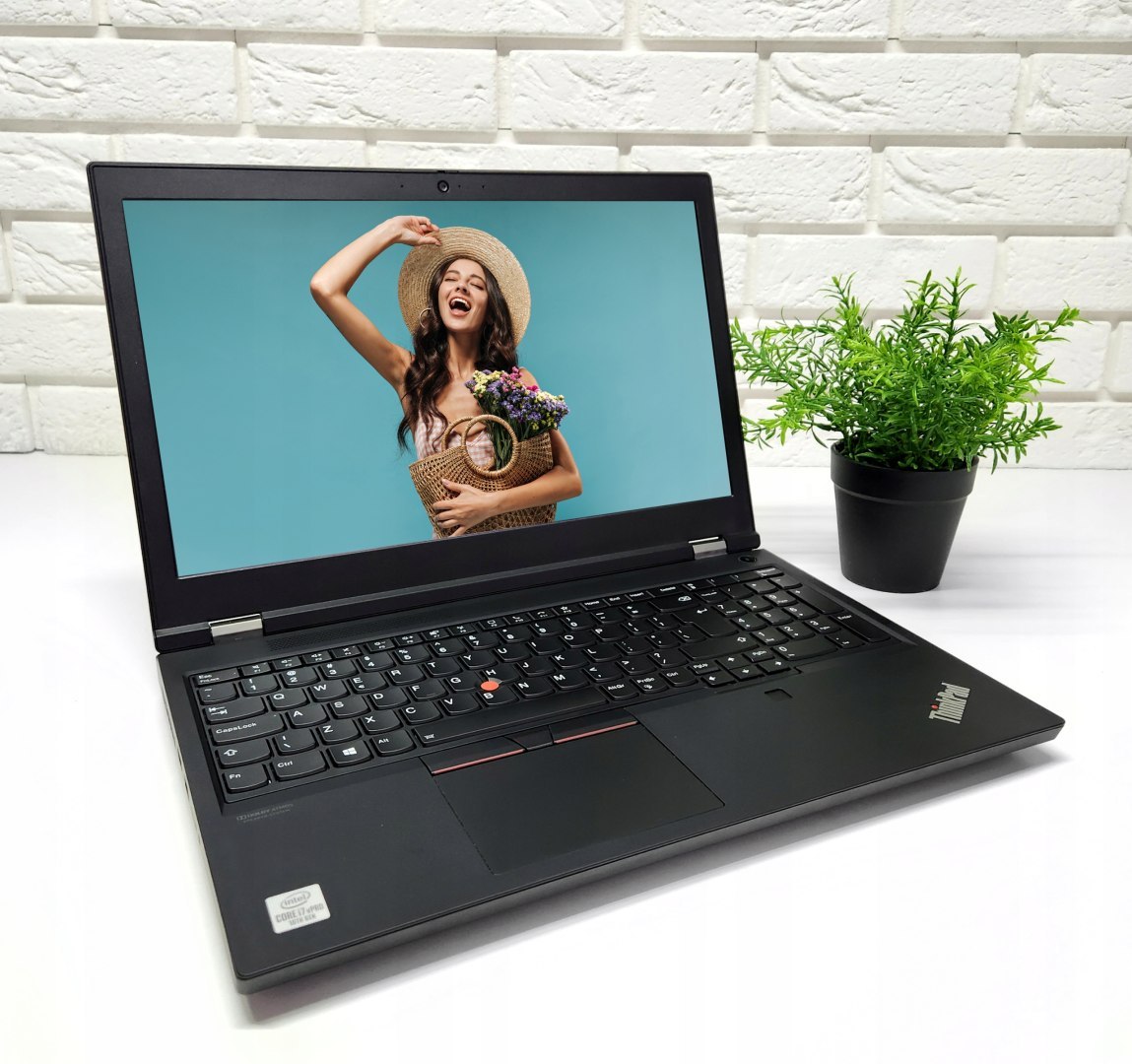 Laptop Lenovo ThinkPad P15 G1 i7 RTX3000 - realne zdjęcie produktu